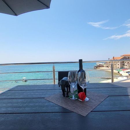 Apartman Dora With Sea View And Terrace Умаг Екстериор снимка