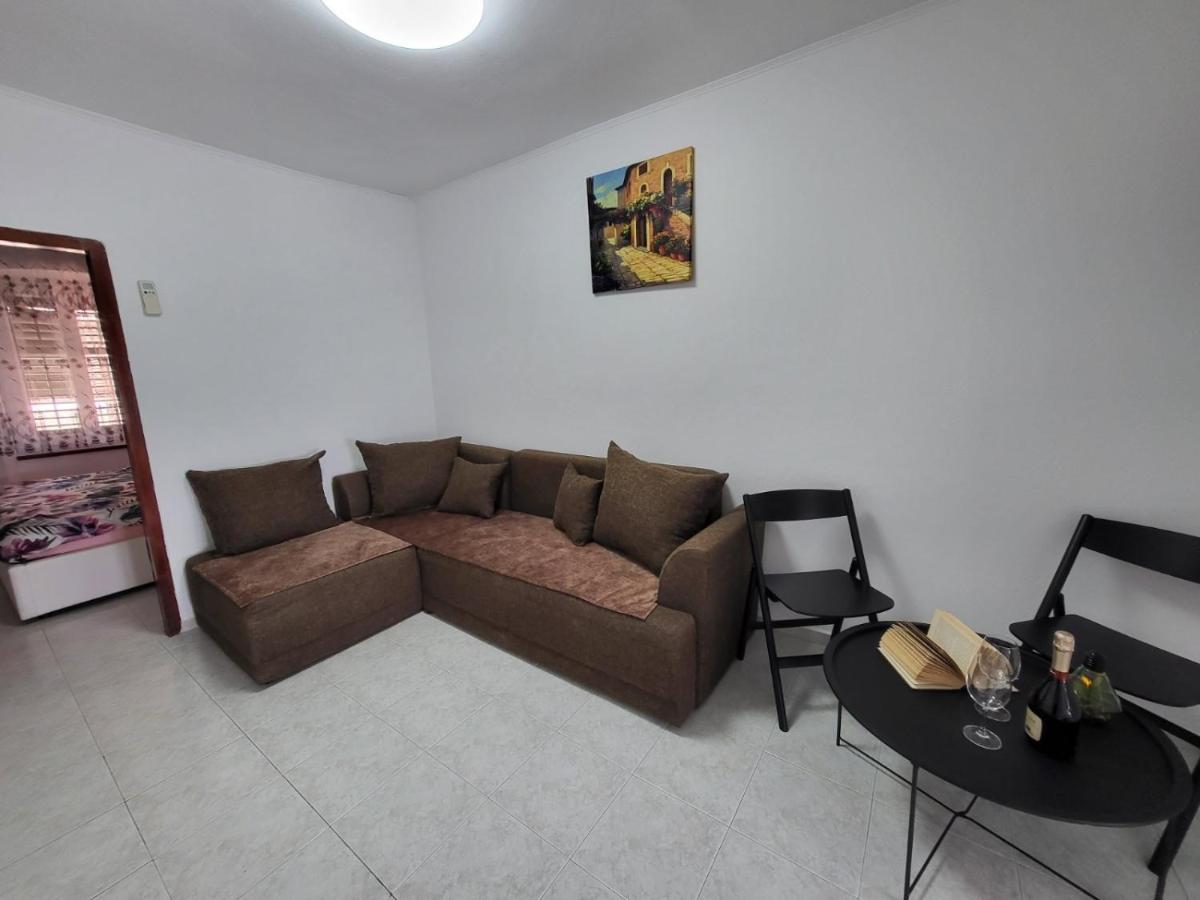 Apartman Dora With Sea View And Terrace Умаг Екстериор снимка