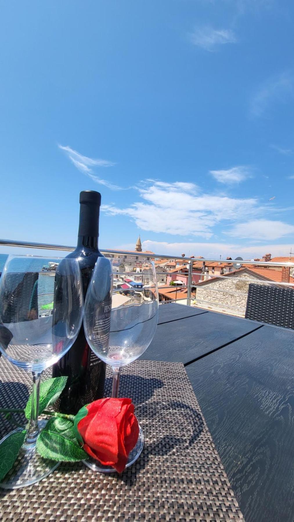 Apartman Dora With Sea View And Terrace Умаг Екстериор снимка