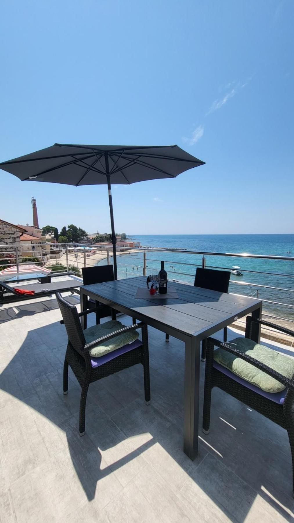 Apartman Dora With Sea View And Terrace Умаг Екстериор снимка