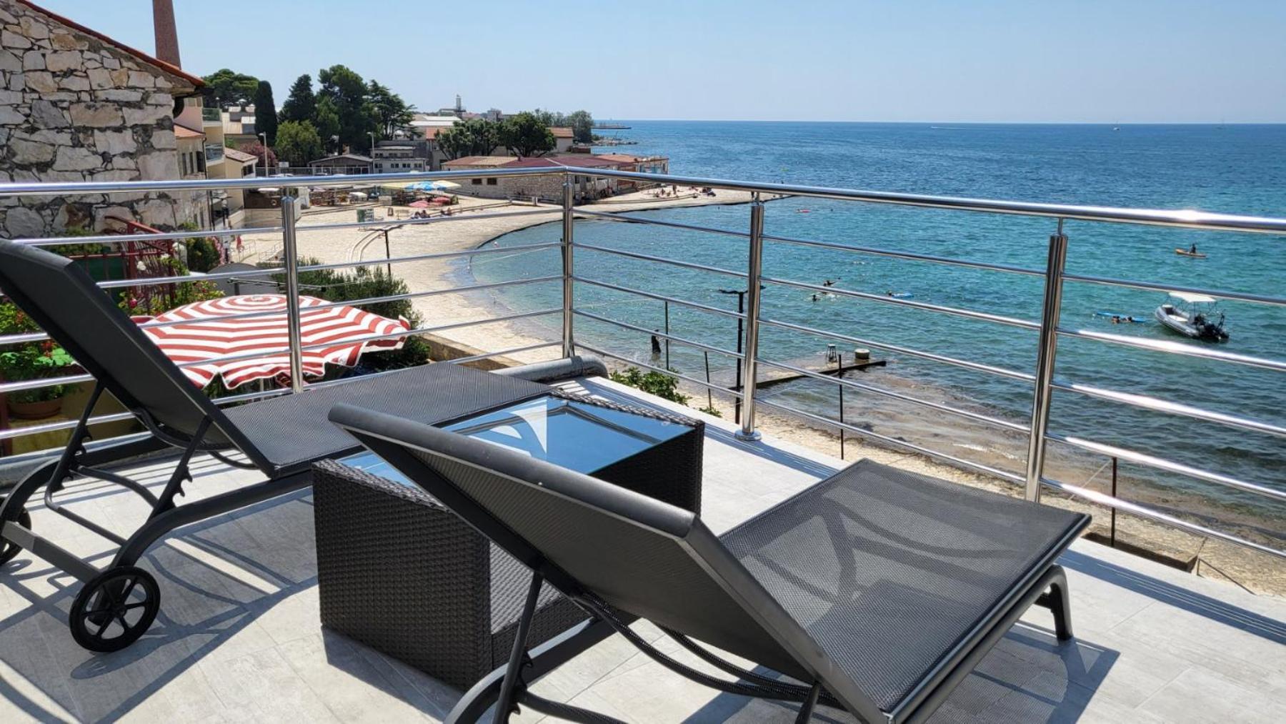 Apartman Dora With Sea View And Terrace Умаг Екстериор снимка